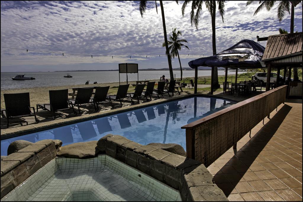Travellers Beach Resort Nadi Extérieur photo